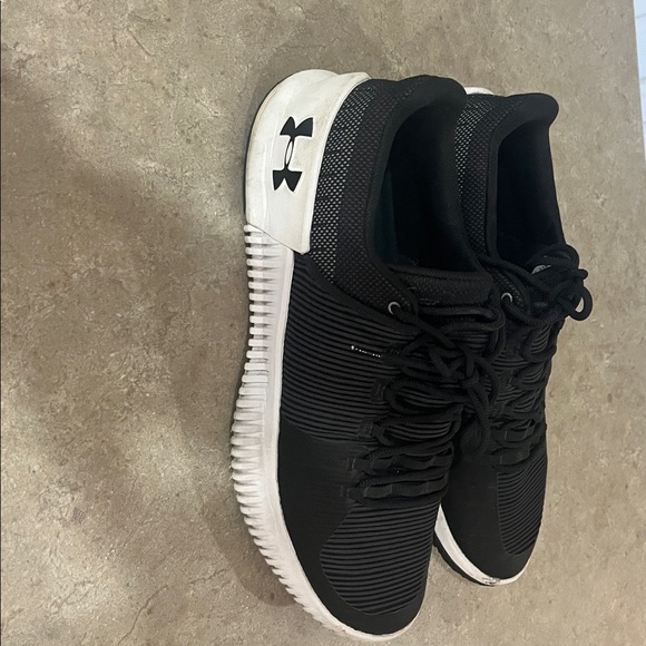 Under Amour Black and White Athletic Sneakers. Like new - Picture 2 of 5